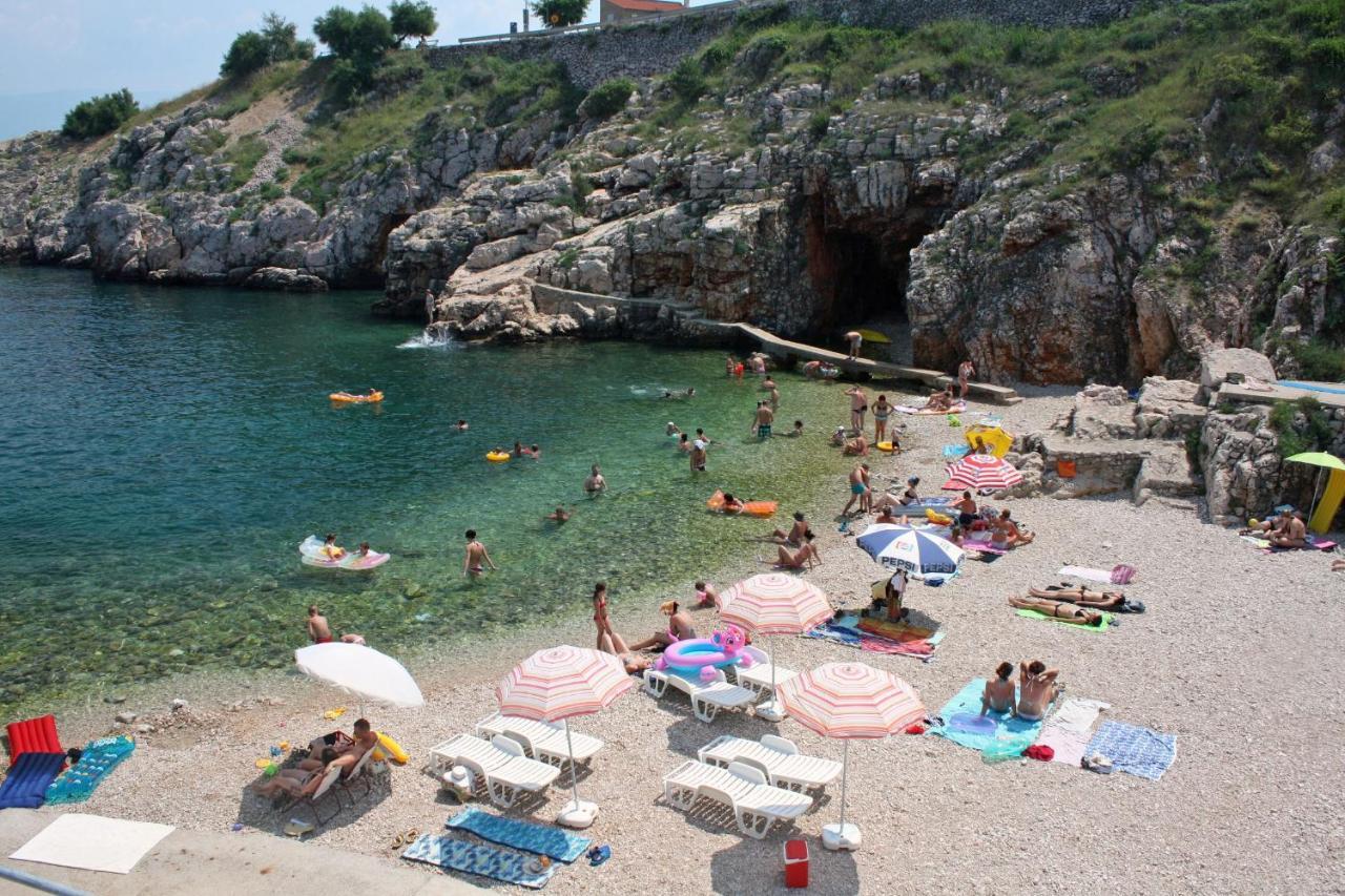 Apartments And Rooms With Parking Space Vrbnik, Krk - 5301 Esterno foto