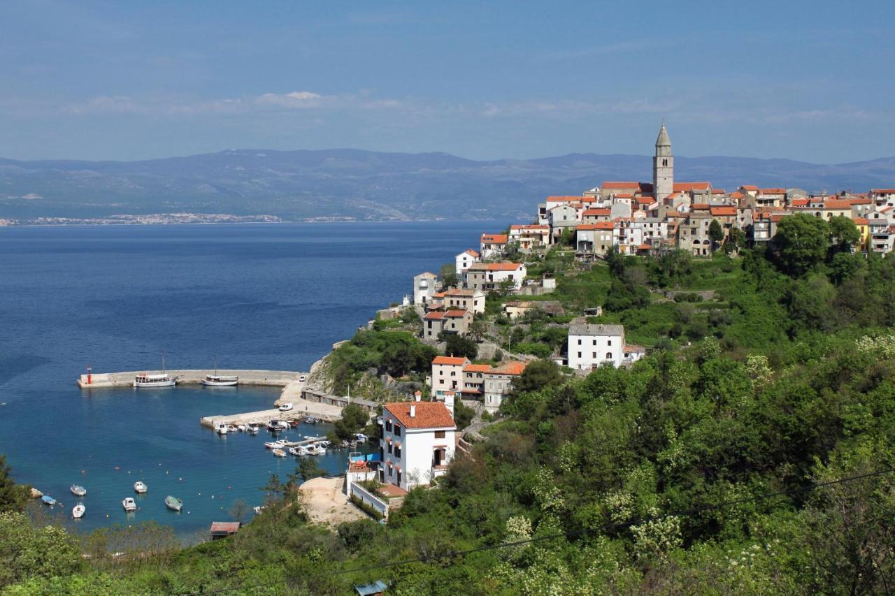 Apartments And Rooms With Parking Space Vrbnik, Krk - 5301 Esterno foto