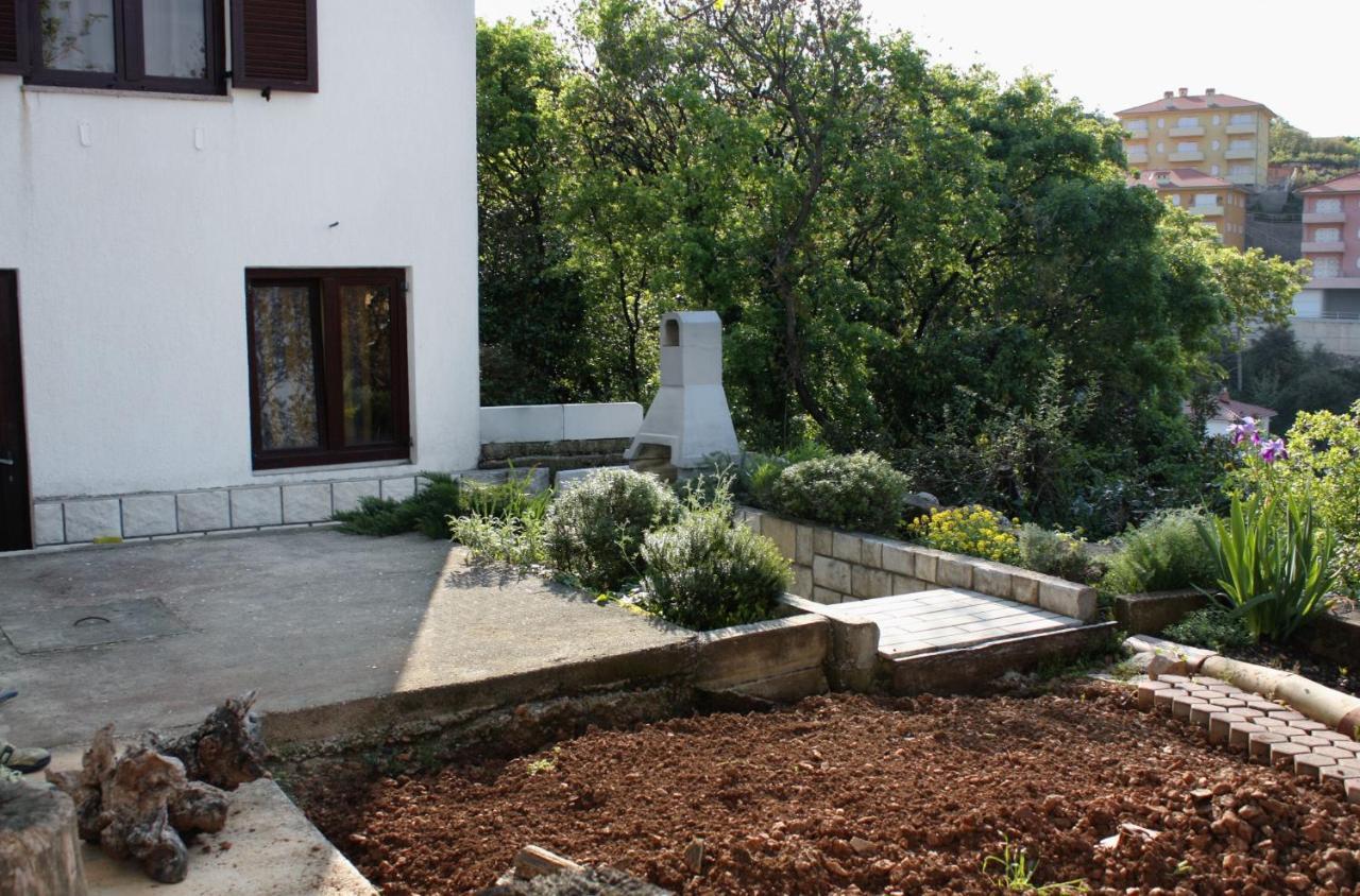 Apartments And Rooms With Parking Space Vrbnik, Krk - 5301 Esterno foto