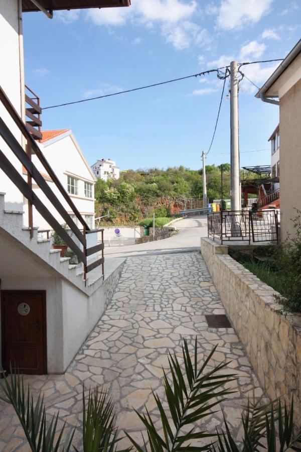 Apartments And Rooms With Parking Space Vrbnik, Krk - 5301 Esterno foto